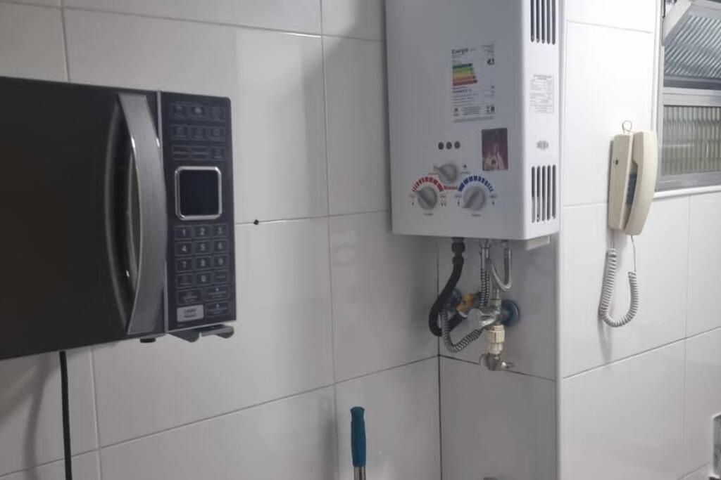 Quarto E Sala A Uma Quadra Da Praia Copacabana Posto 02 Rio de Janeiro Ngoại thất bức ảnh